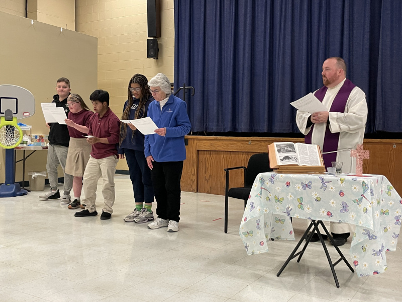 Students-Ash-Wed-Prayer-service